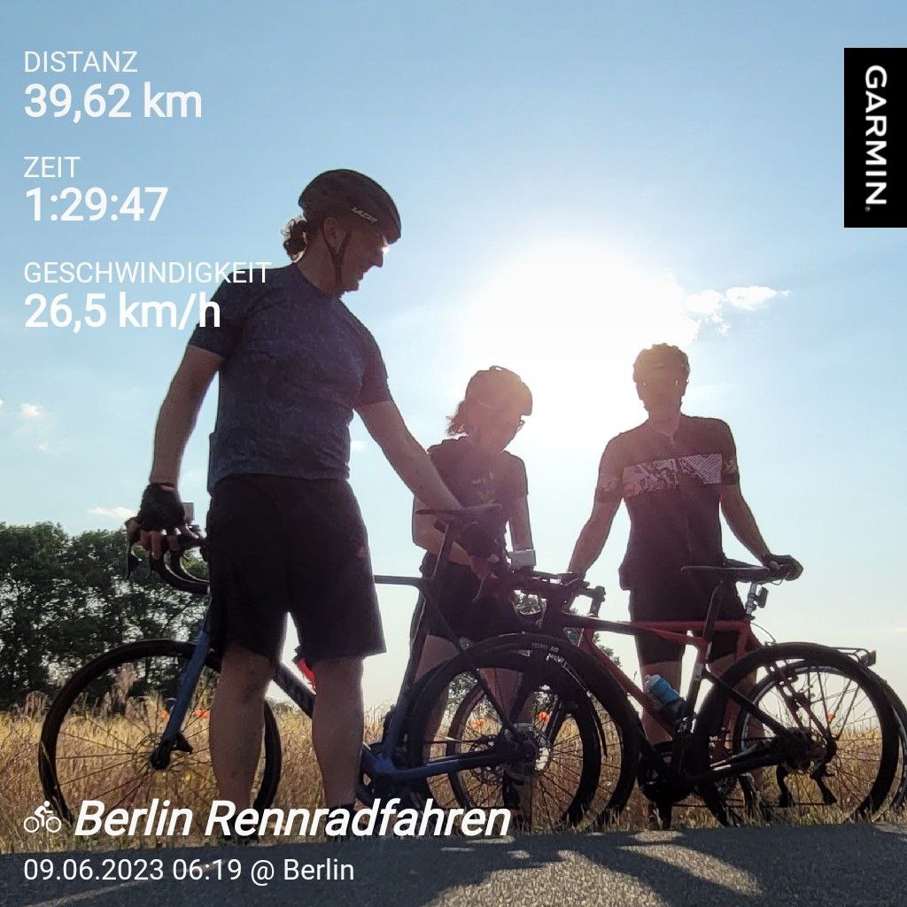 Distanz: 39,62
Zeit: 1:29:47
Durchschnittsgeschwindigkeit: 26,5 km/h